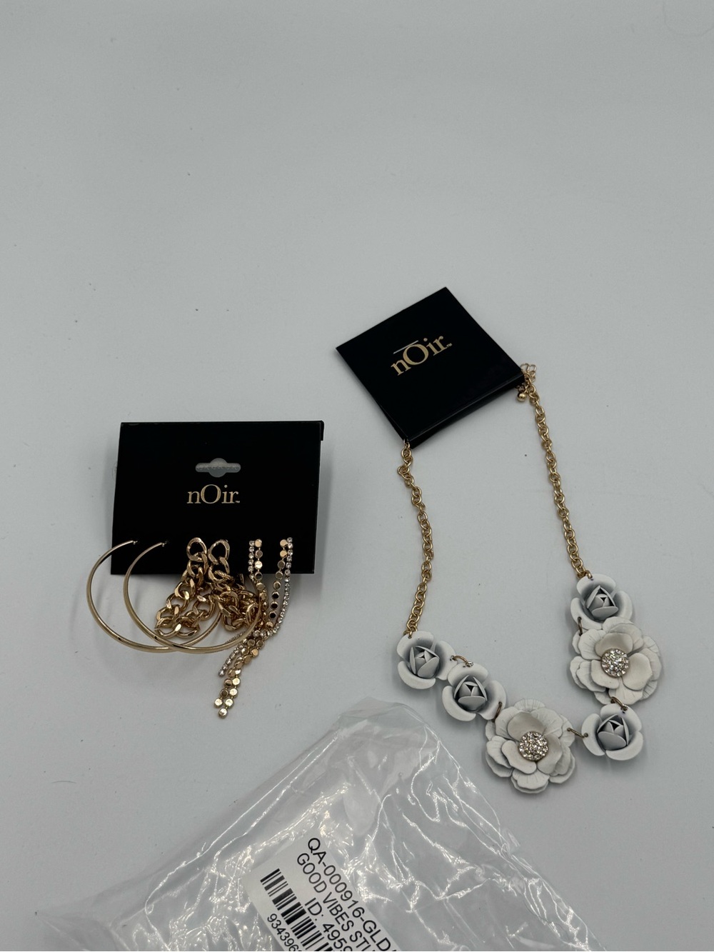 nOir Jewelry Lot NWT Floral Statement Necklace & 3 Pair Gold Earrings Set